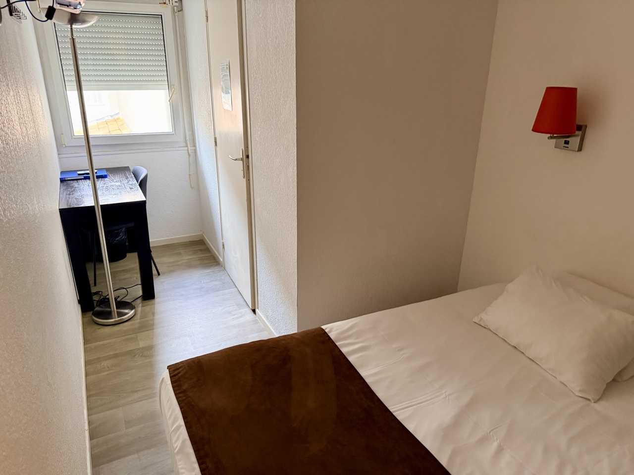 Two Star Hotel Cannes France - bedroom