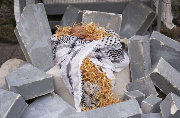 Nativity scene recreated in Dublin shows baby Jesus lying in rubble ‘in solidarity with Gaza’