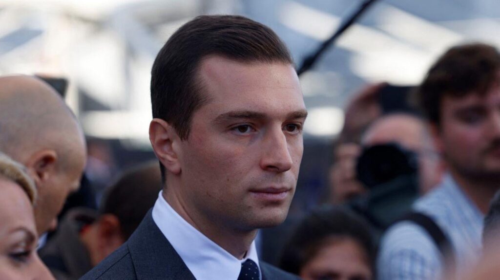 Jordan Bardella attacked during a book signing session: the prosecution requires the suspect to be placed in pre-trial detention before his trial