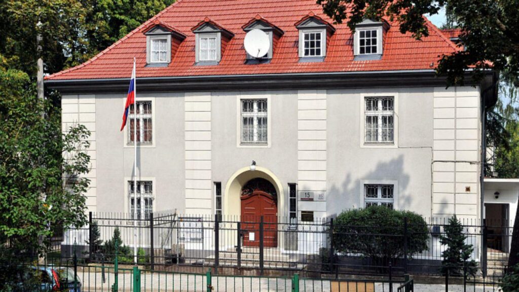 ‘Squatter’ worker stops Gdańsk taking back Russian consulate