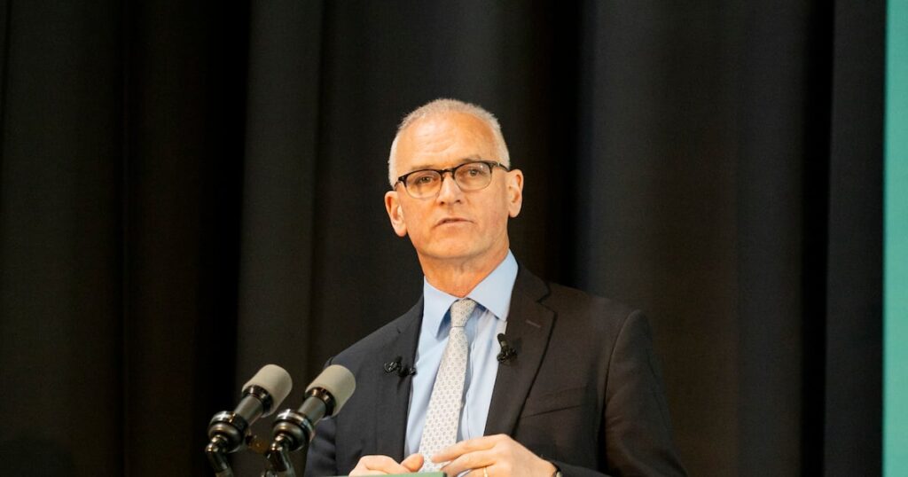 Northern Ireland economy ‘underperforming’ Republic but exceeding UK growth rate – The Irish Times