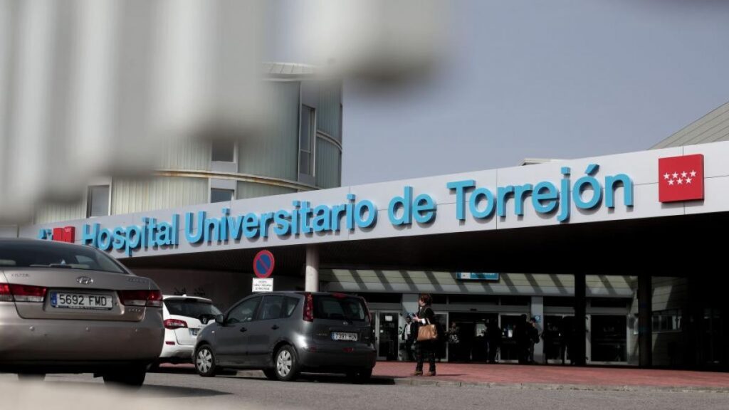 The Torrejón hospital fired four managers who denounced the orders to reject patients
