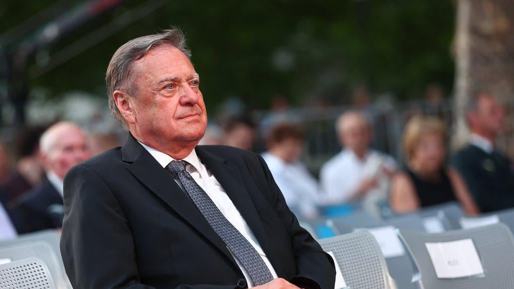 Janković is said to have helped in obtaining permits for a bribe
