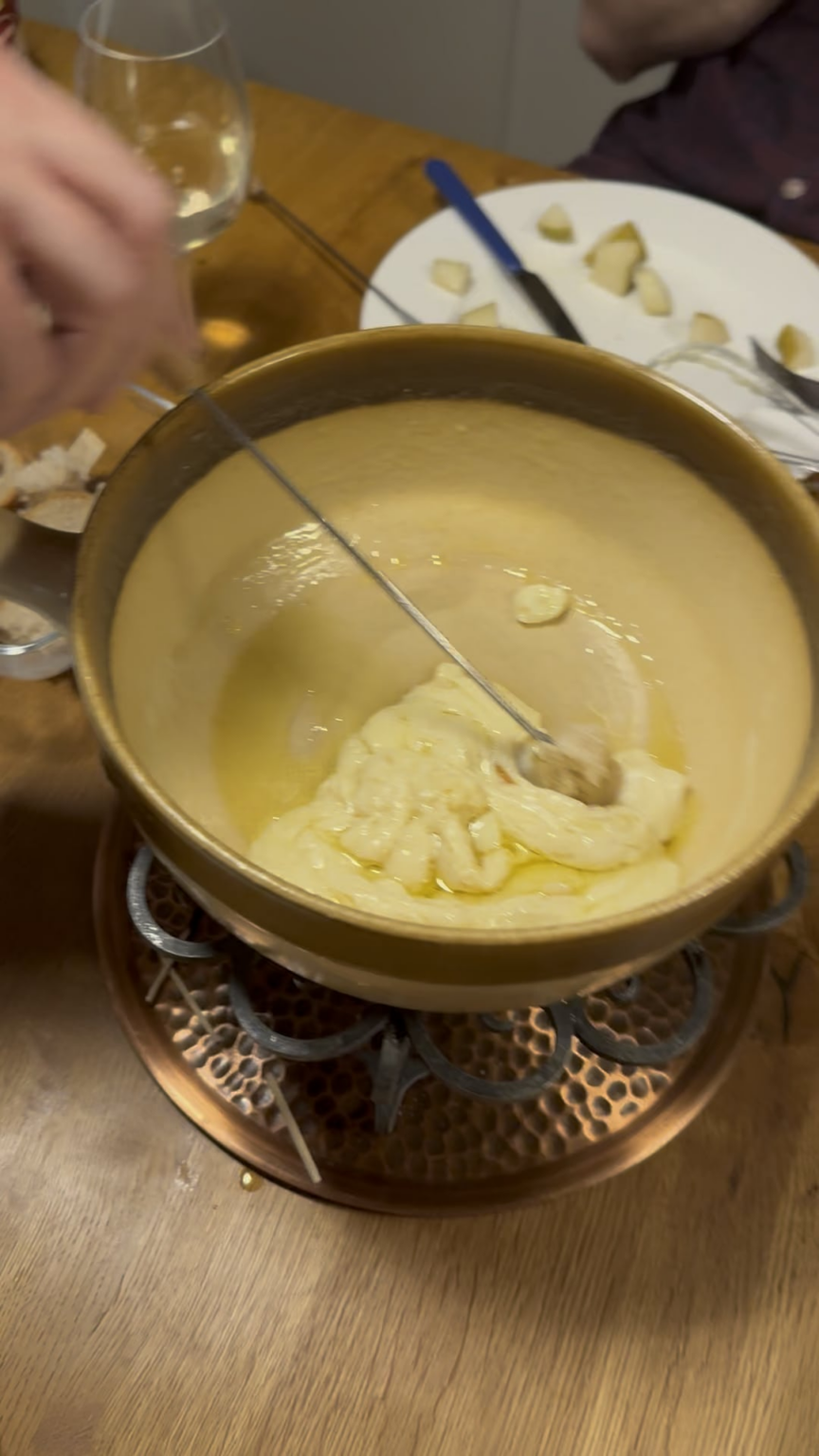 this is how fondue works, right?🫕🧀