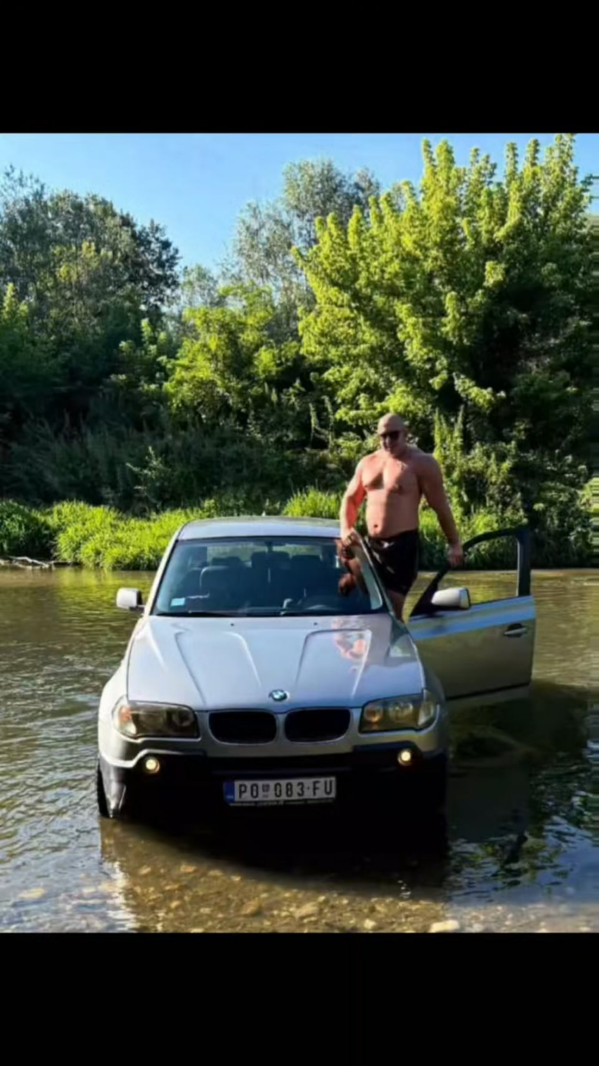 Burned out car of Đorđe Kerkez, a batterer from Valjevo.