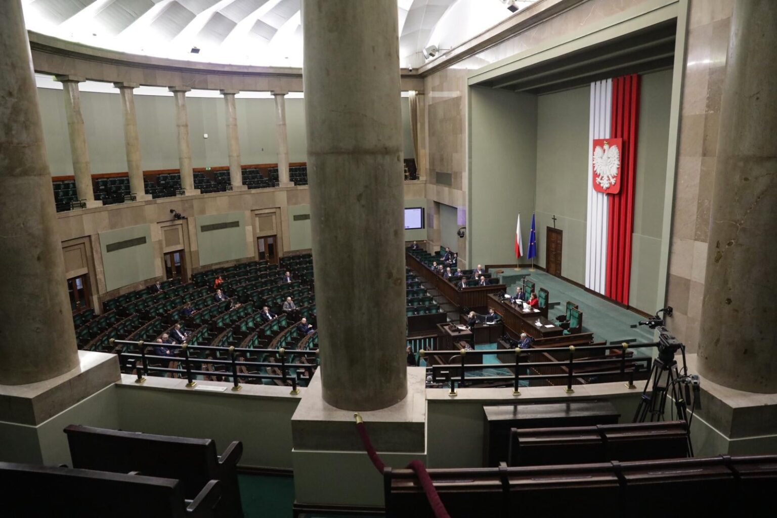 Poland says Ukrainian refugees contribute more than they cost