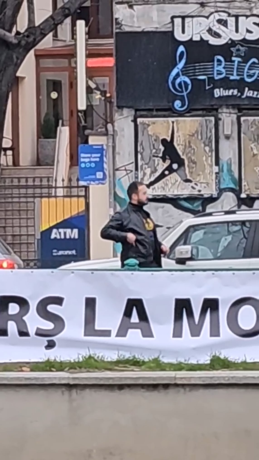 Continuation of hardened sovereignists on a poster