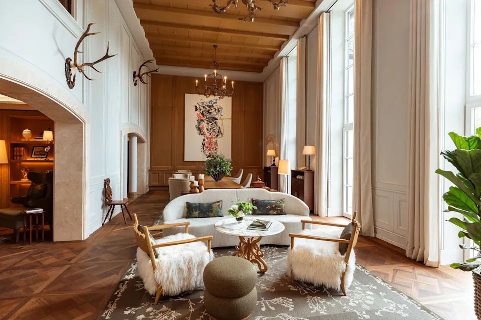 Jonathan Maloney/Rosewood Schloss Fuschl The lobby and reception foyer.