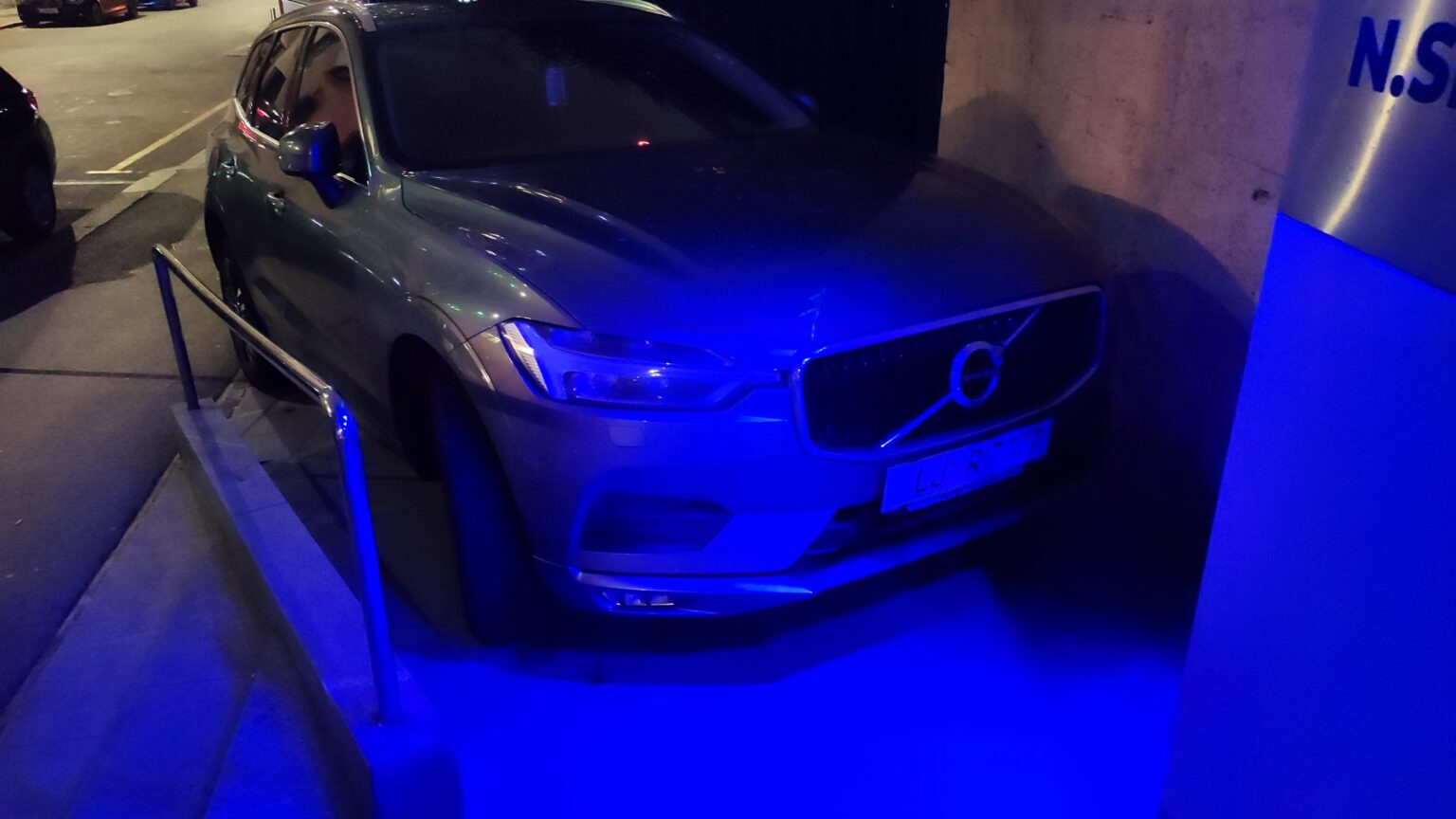 Parking on the ramp for the disabled 🤌