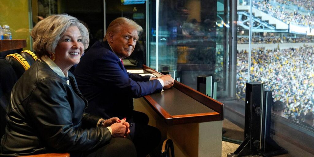 Obama aide blows up Susie Wiles' big Trump plan: 'I don't think he's physically able'