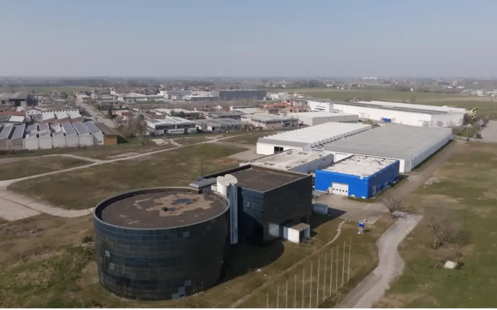 Man explores Bugatti’s abandoned factory in Italy and finds it a haunting place The abandoned Bugatti factory in Italy was once an advanced automotive hub