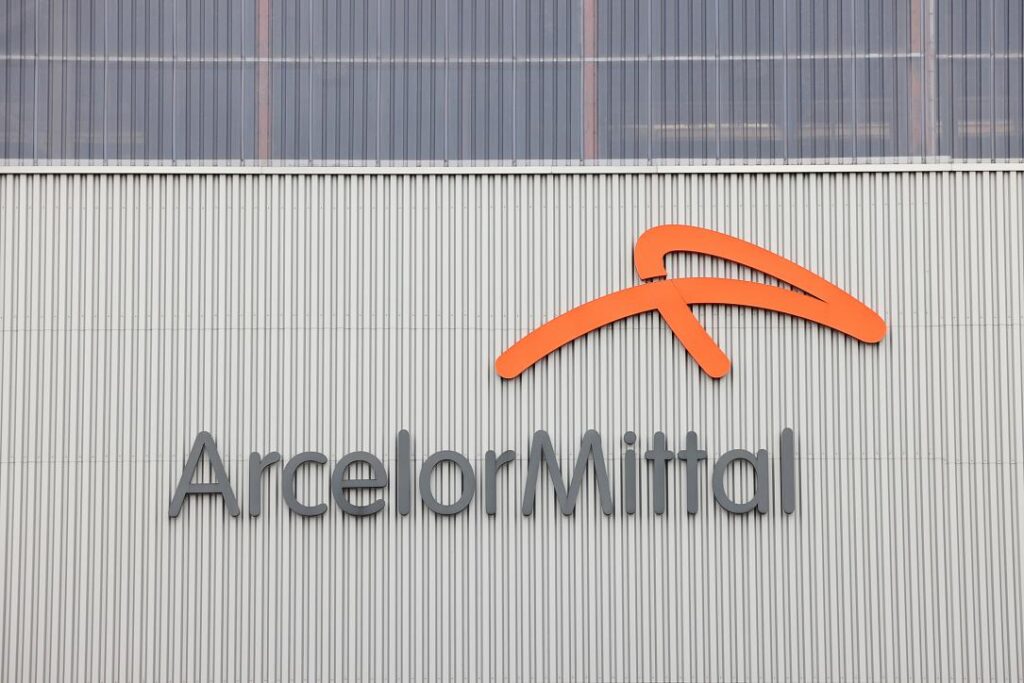 Romanian builder UMB acquires steelmaker ArcelorMittal Hunedoara