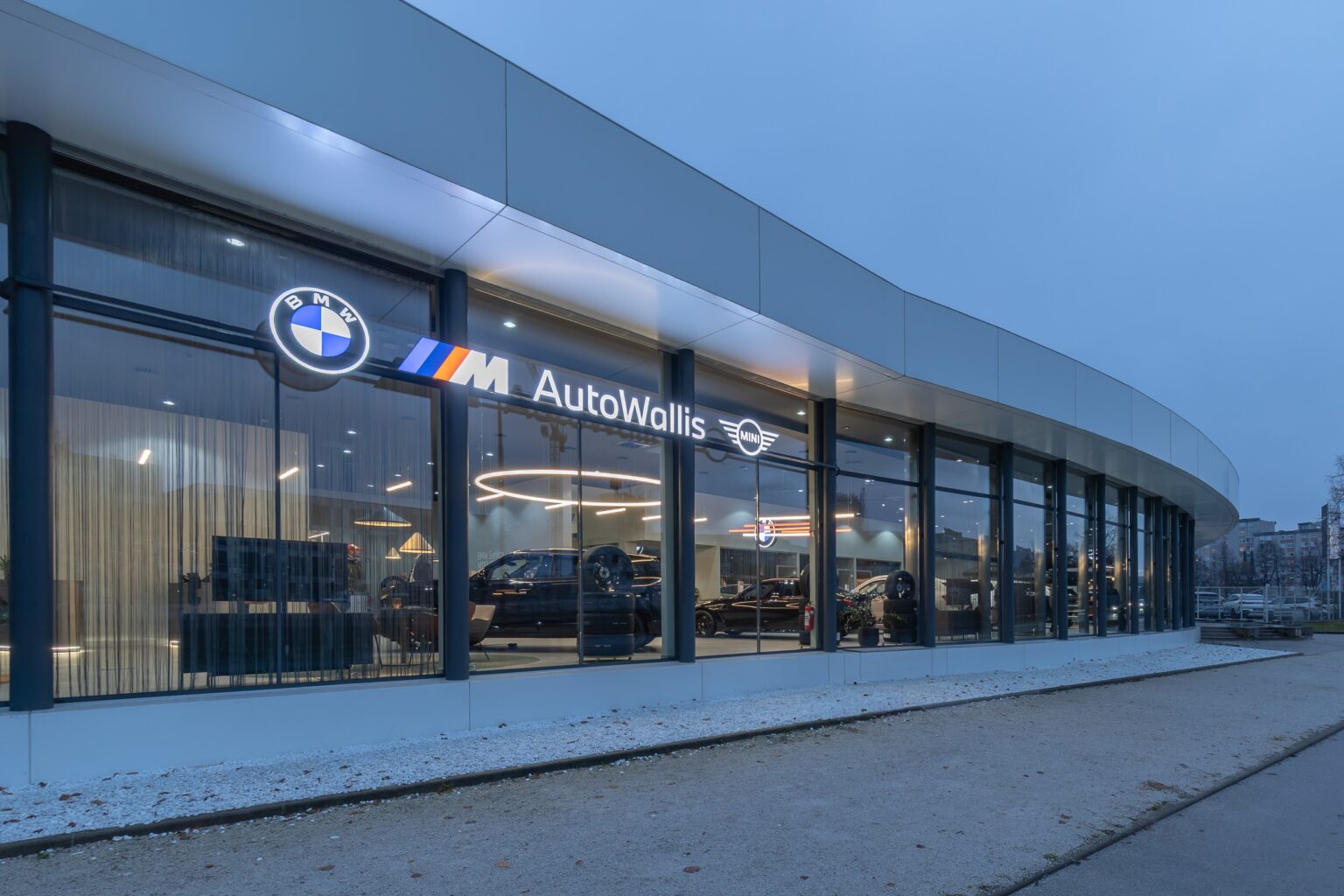 AutoWallis opens dealerships in Hungary and Slovenia