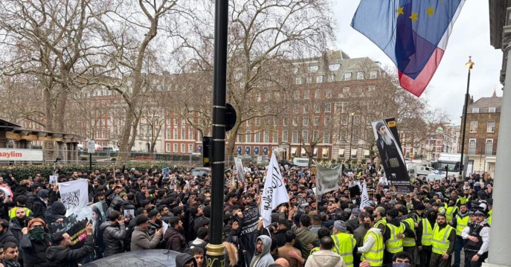 London, protest in front of the Italian Embassy for the release of Mullah Krekar, the jihadist convicted of terrorism
