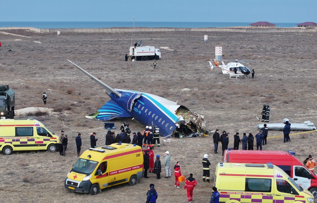 An AZAL Embraer 190 aircraft after crashing near Aktau | photo: Reuters