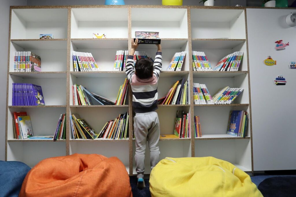 Gov't to roll out late-night child care service on Jan. 5