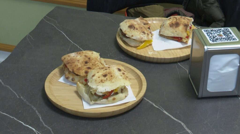 After 18 years in Italy, a Moldovan brings the first panini restaurant to Hâncești