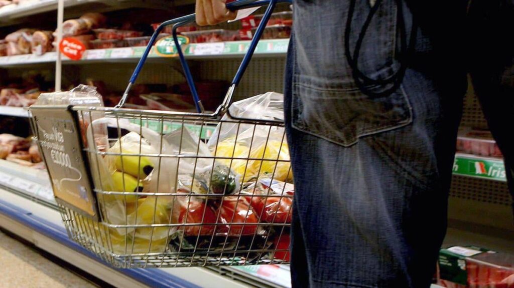 Food industry workers say they are 'not paid enough to afford basics'