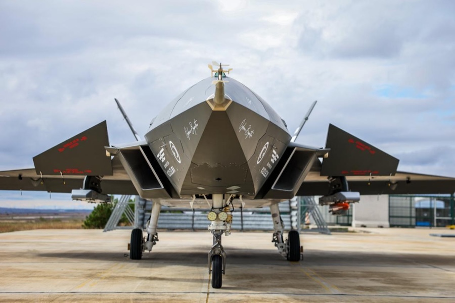 Italian aviation company Piaggio Aerospace, recently acquired by Turkish drone manufacturer Baykar, has received its first aircraft order from Türkiye. The contract, announced at the NBAA-BACE business aviation show in Las Vegas, covers two P.180 Avanti EVO aircraft to be operated in shuttle and ambulance configuration.