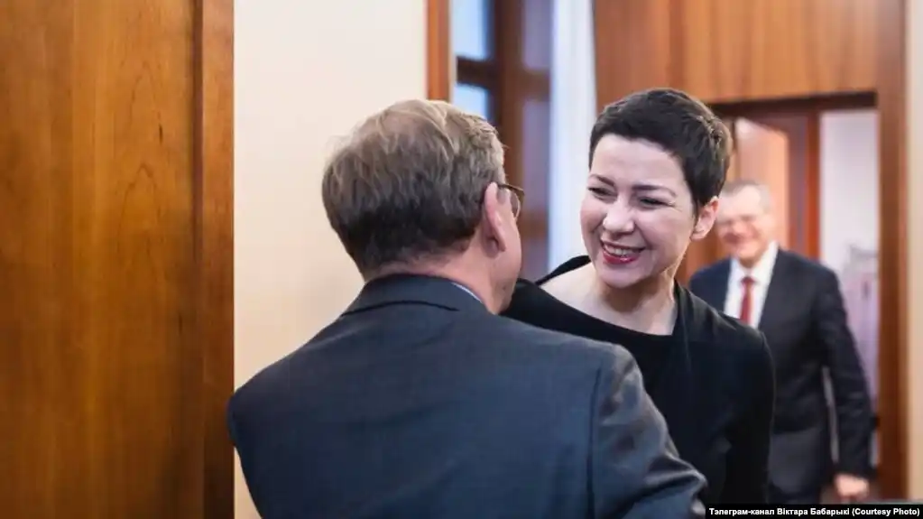 Belarusian Political Prisoners Maria Kolesnikova and Viktor Babariko Arrive in Germany and Meet Foreign Minister