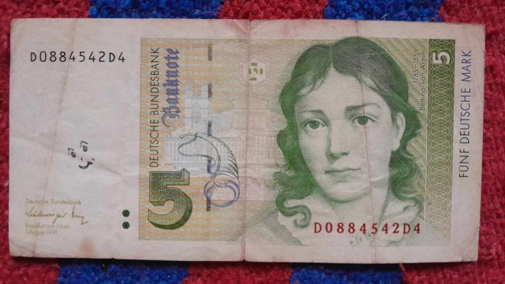 Found an old 5 Deutsche Mark note — is it worth keeping?