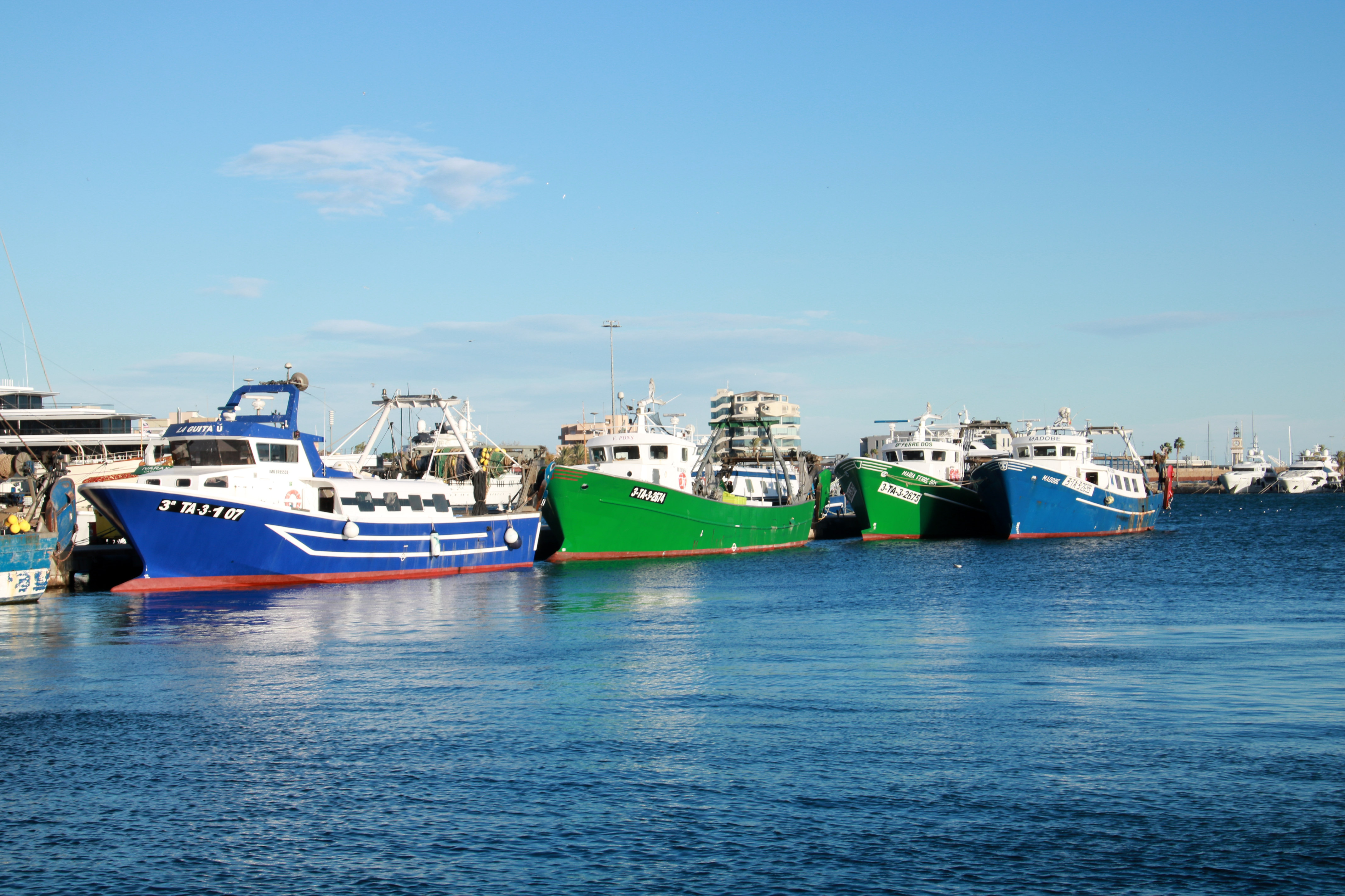 Boats from the Tarragona Fisher's Guild that did not go to sea the day after the announcement of the additional fishing days
