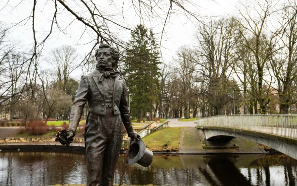 the Riga City Council continues the war with monuments