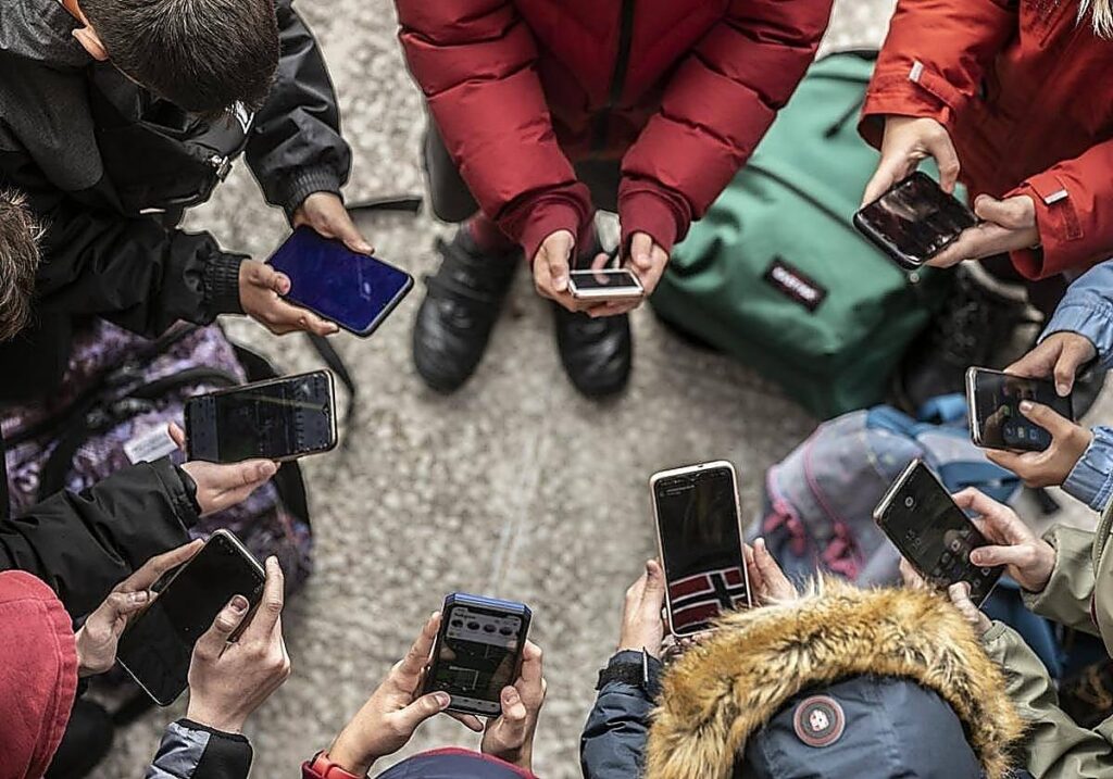 Woman jailed in Spain for sharing private conversation between her husband and their children in parents' group chat