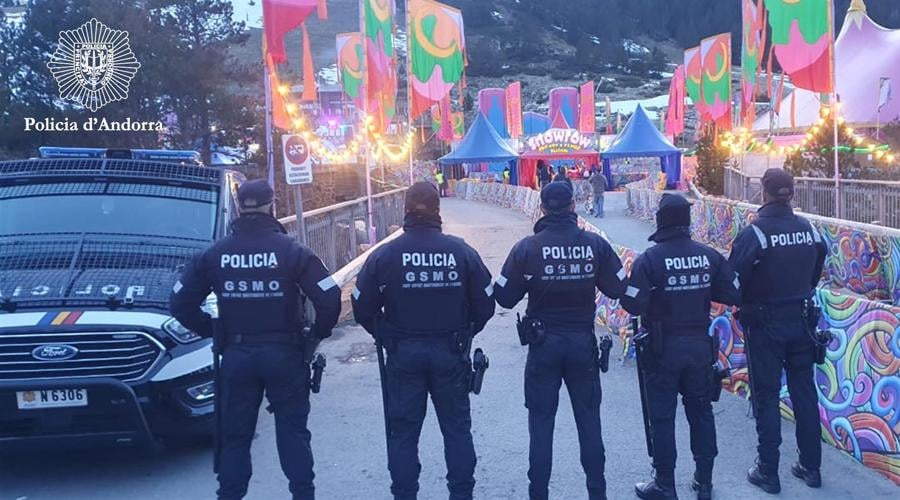 Firefighters and police officers earn on average 50% more than teachers in Andorra