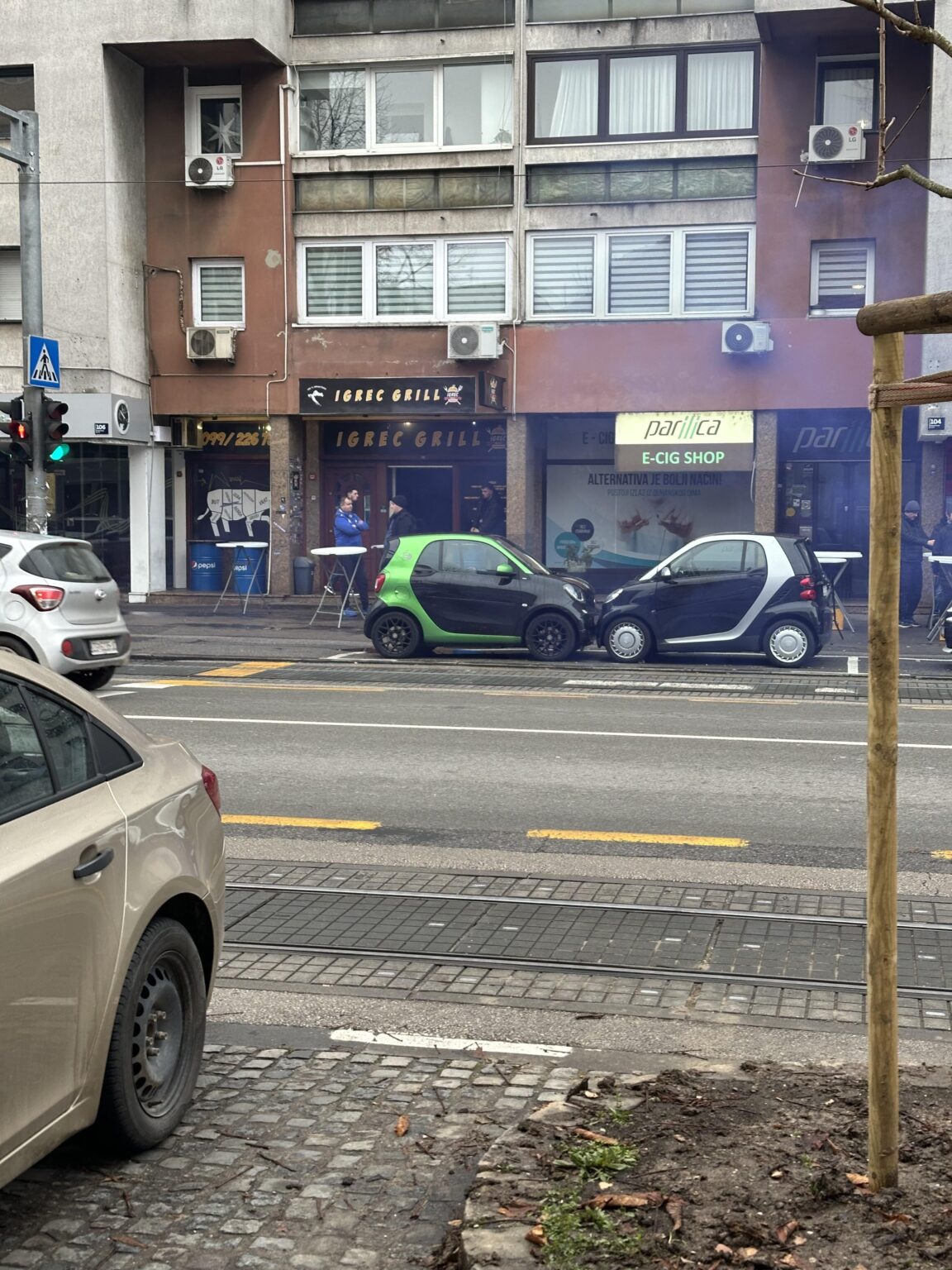 Who pays for parking? 🤣