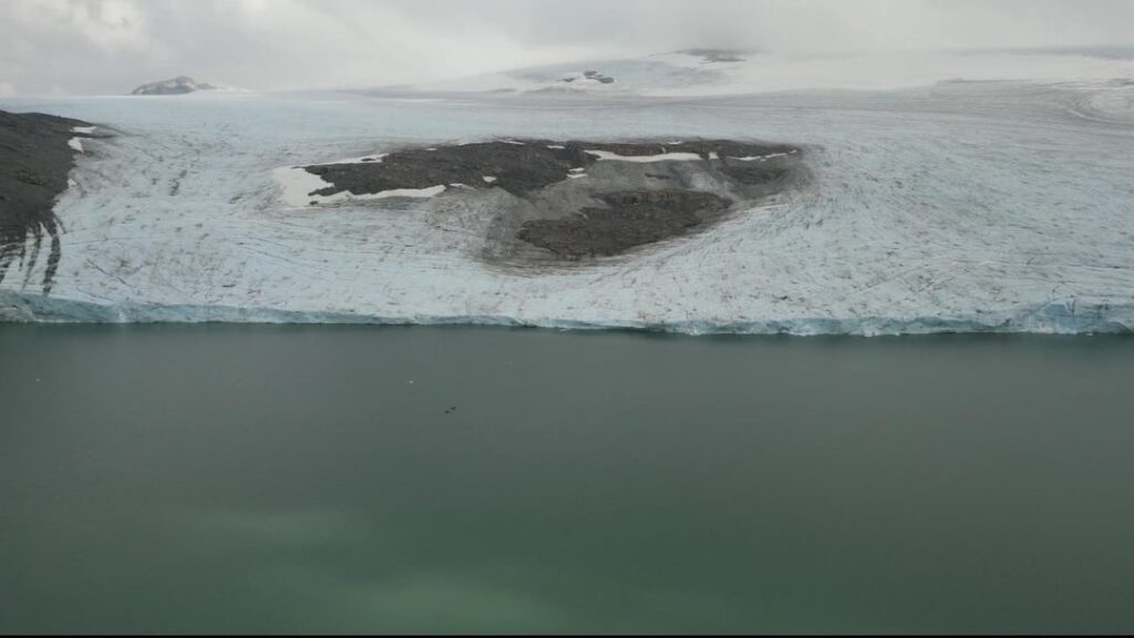 I spent 6 Days sleeping under the most beautiful Glacier in Norway