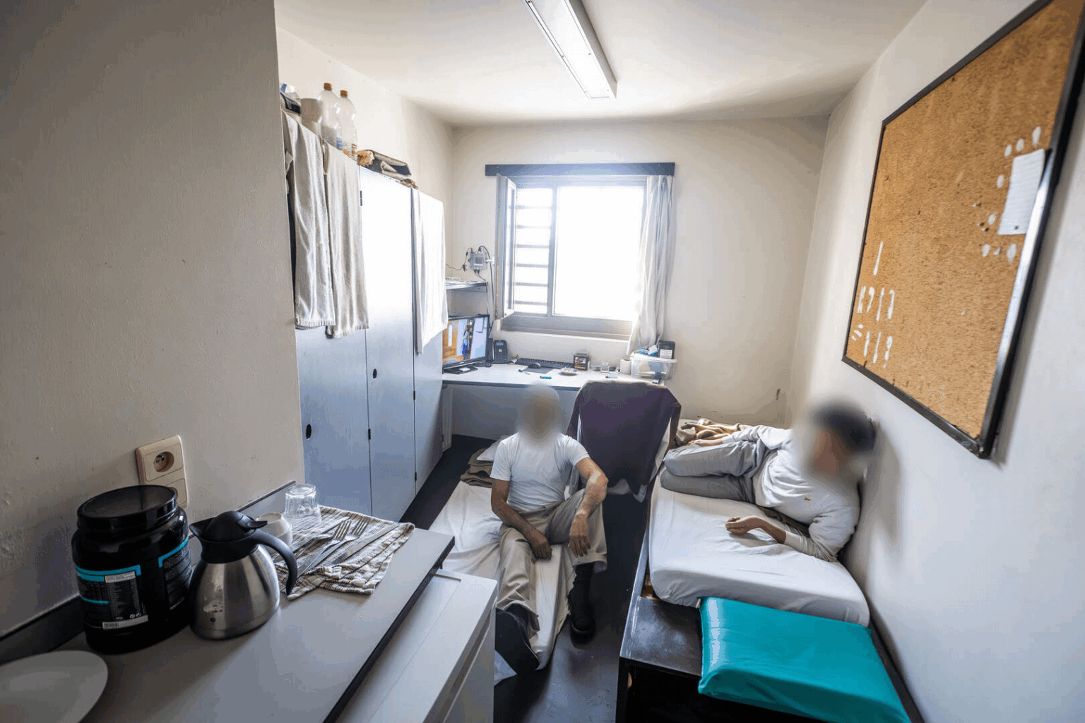 This is an example of a ground sleeper, humane or not?