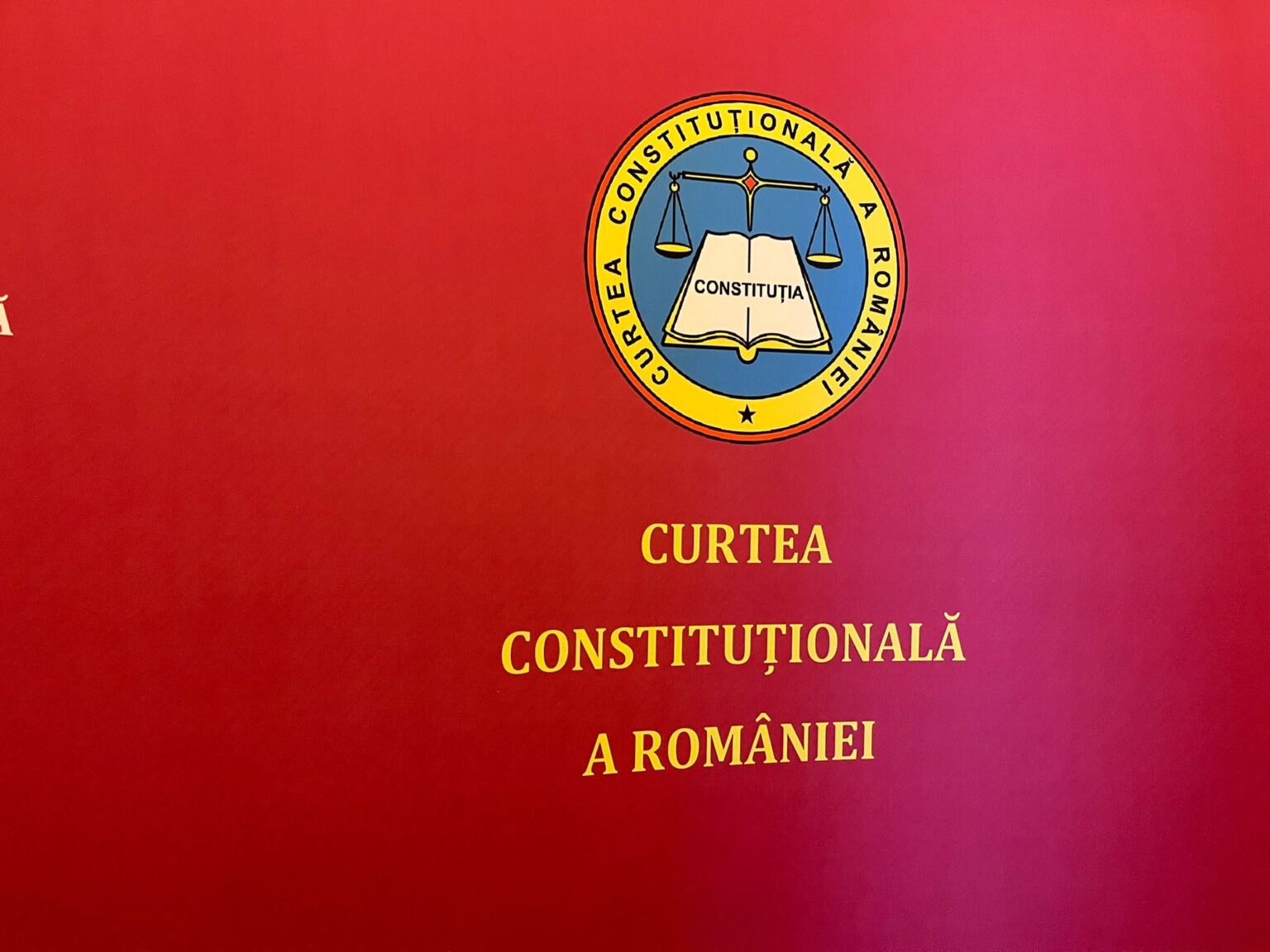 A USR deputy wants the four CCR judges who boycotted the last two sessions to be excluded / He also explains what the law on the operation of the Court provides