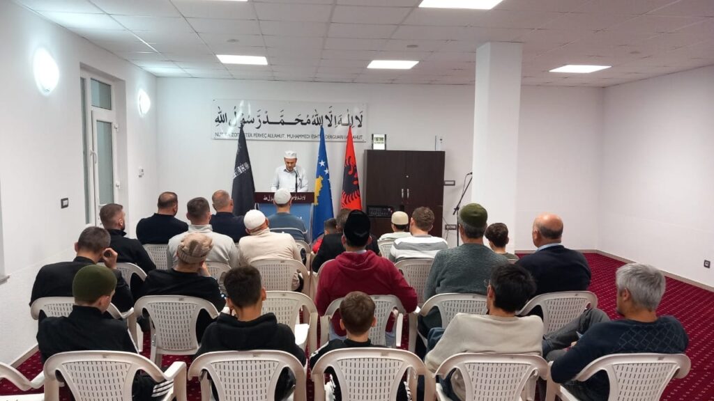 National Flag Day observed by Ahmadis in Kosovo
