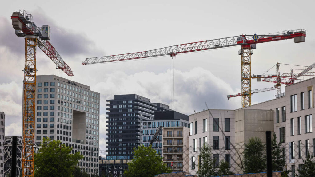 The VEFA market, the sale of property still under construction, slowed down as consumer confidence slumped