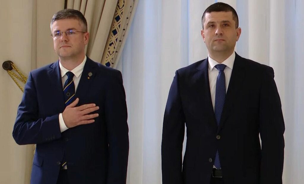 Romania’s new defense and economy ministers take the oath of office