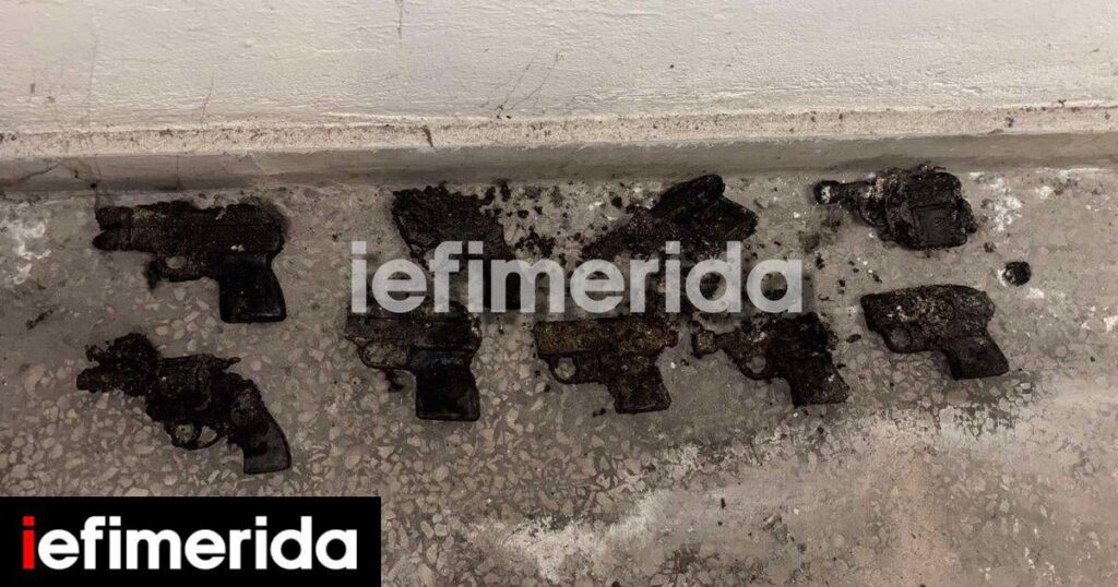 A plumber went to unclog the drain at the Kypselis AT detention center and found 9 weapons!