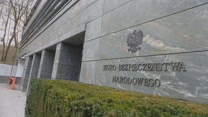 Polish defense attaché not allowed to talk in the US. There is a response from the National Security Bureau Polish defense attaché not allowed to talk in the US. There is a response from the National Security Bureau