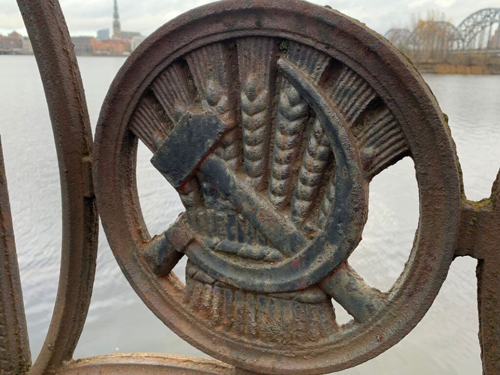 Russification as the cornerstone of Soviet colonisation / Article