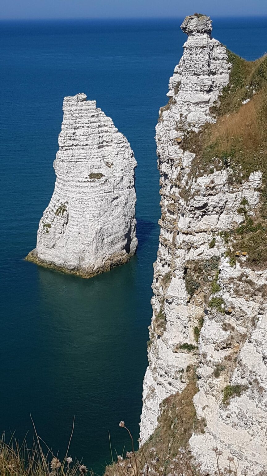 Walk/hike in and around Étretat in Normandy - France [OC]