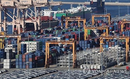 S. Korea's annual exports surpass $700 bln for 1st time