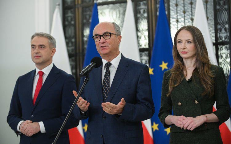 Last year's favorites for the chairman of the New Left, Gawkowski and ADB, announce with Czarzasty that the only candidate will be Czarzasty xD