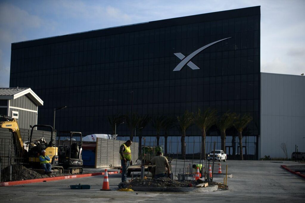 Spacex valuation set to $800B. Share price jumps to $421 for investors