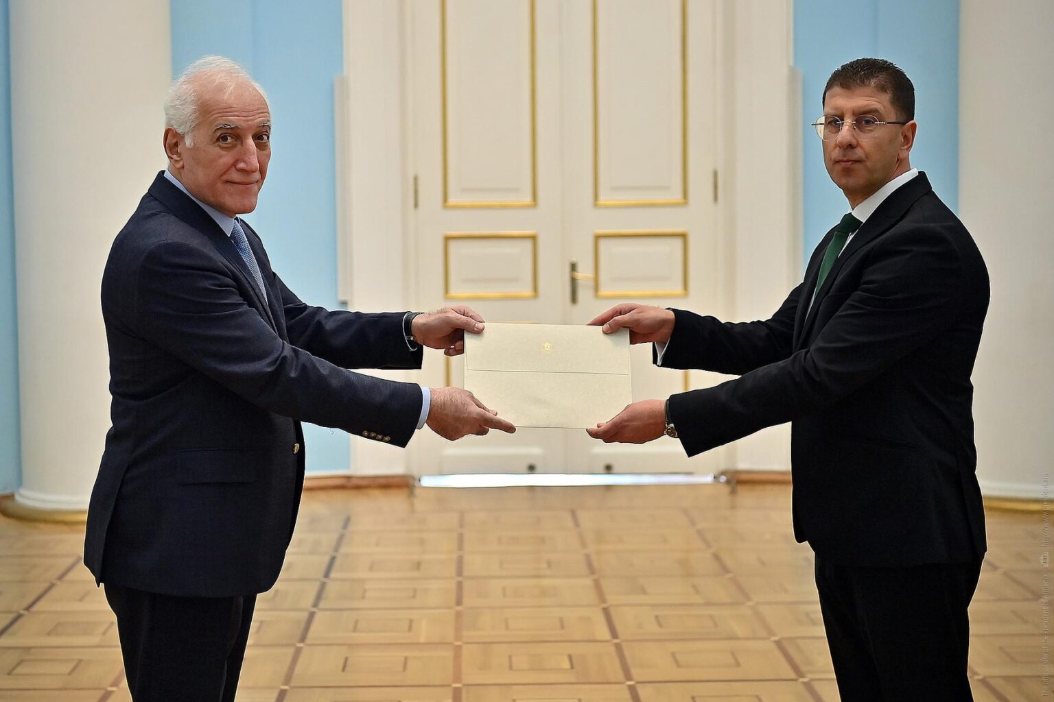 Bulgaria’s New Ambassador Presents Credentials to Armenia’s President Bulgaria's New Ambassador Presents Credentials to Armenia's President