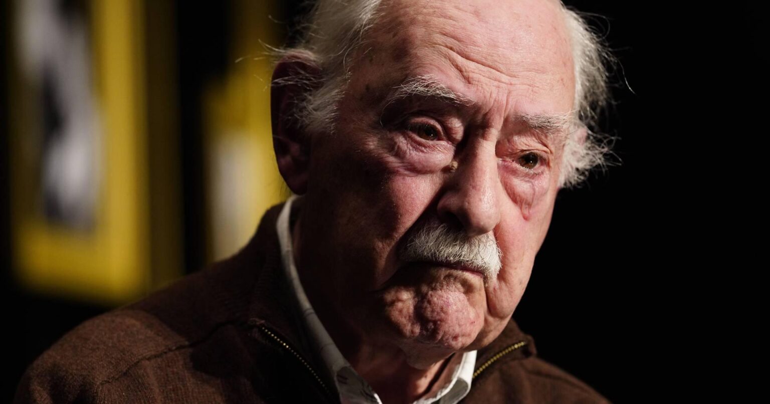 Ruy de Carvalho had a stroke, is hospitalized but is stable