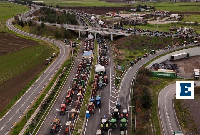 The farmers have opened the roads, the Traffic is sending the drivers from elsewhere - How the exit of the excursions is conducted