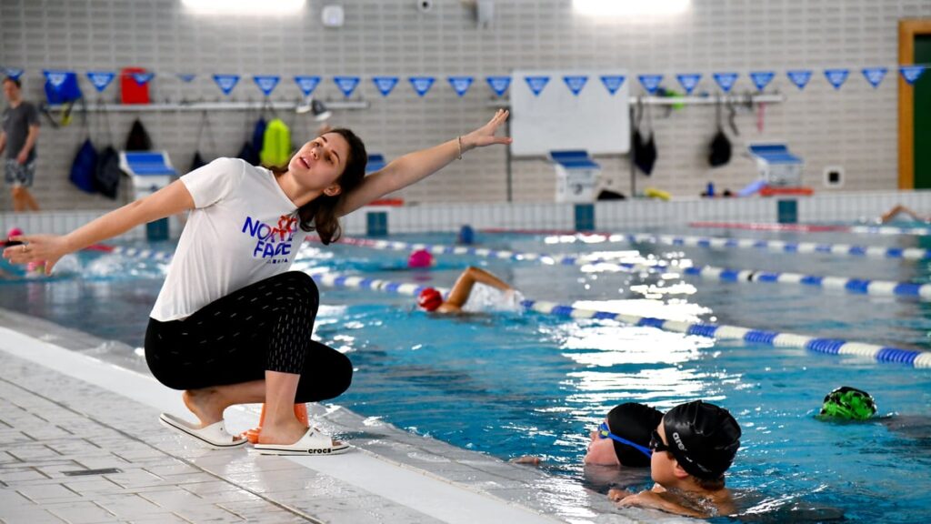 Kateryna Lysak is currently giving courses to children and adults in the swimming pools of the Coque in Kirchberg.