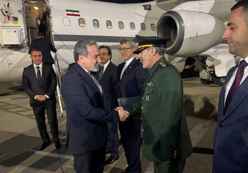 Iranian Foreign Minister arrives in Azerbaijan on visit