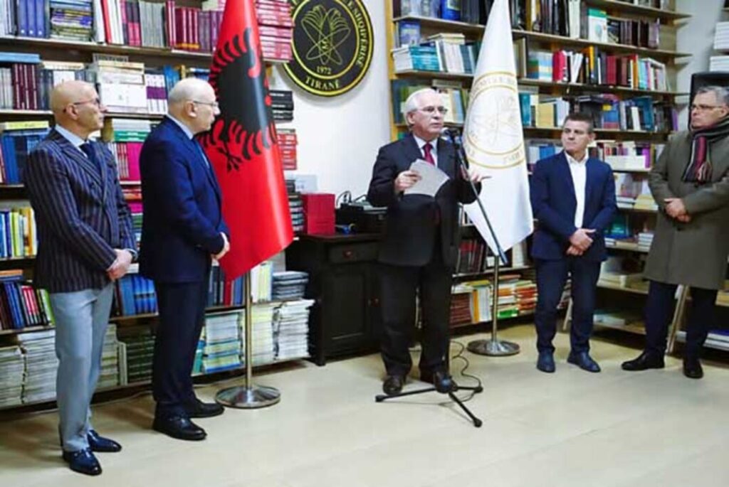 Gjinushi presents first copy of “Big Dictionary of Albanian Language” Gjinushi presents first copy of "Big Dictionary of Albanian Language"