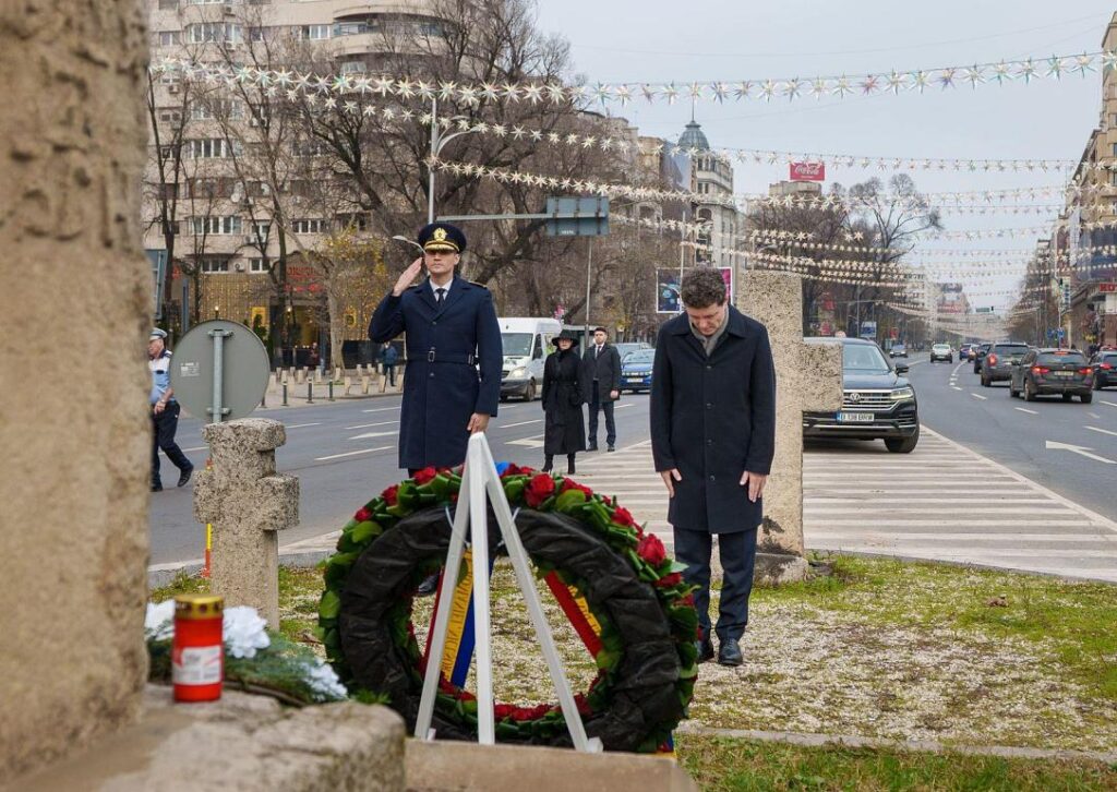 Romanian president, prime minister honor the memory of Romanian Revolution victims